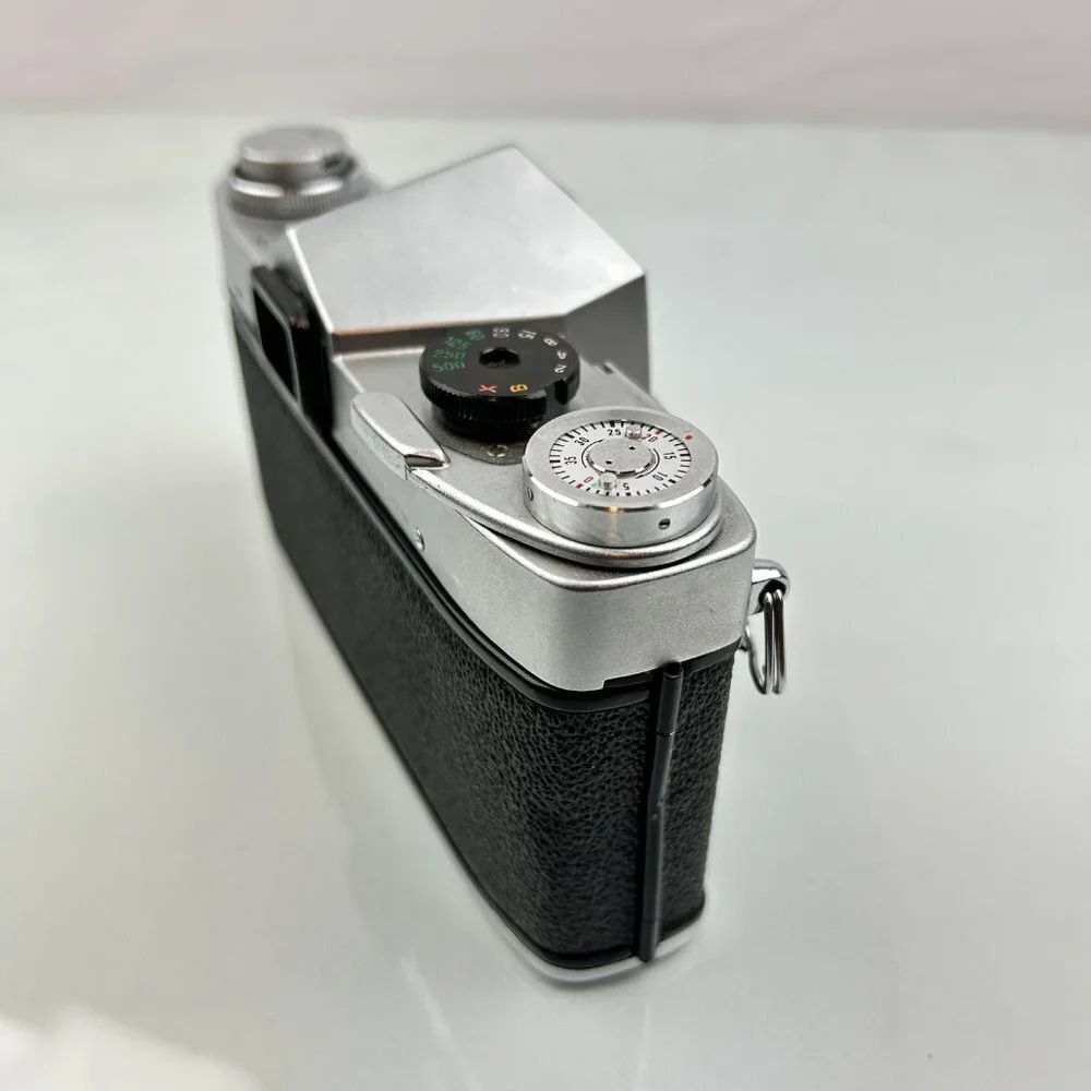 YASHICA J Penta 35mm Film Camera with Shutter Release Grip